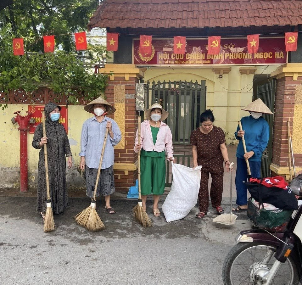 Phụ nữ phường Ngọc Hà lan tỏa phong trào “Ngày cuối tuần xanh”