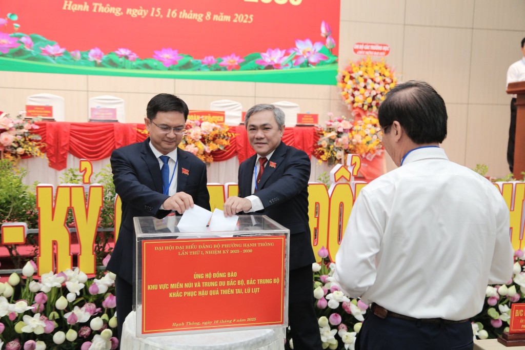 Các đại biểu tham dự Đại hội đã đóng góp ủng hộ đồng bào khu vực miền núi và trung du Bắc bộ, Bắc trung bộ bị thiệt hại do mưa lũ với tổng số tiền gần 445 triệu đồng