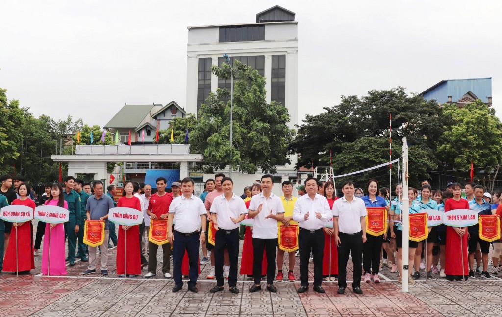 Giải thể thao chào mừng Đại hội đại biểu Đảng bộ xã Bát Tràng lần thứ I Giải thể thao chào mừng Đại hội đại biểu Đảng bộ xã Bát Tràng lần thứ I