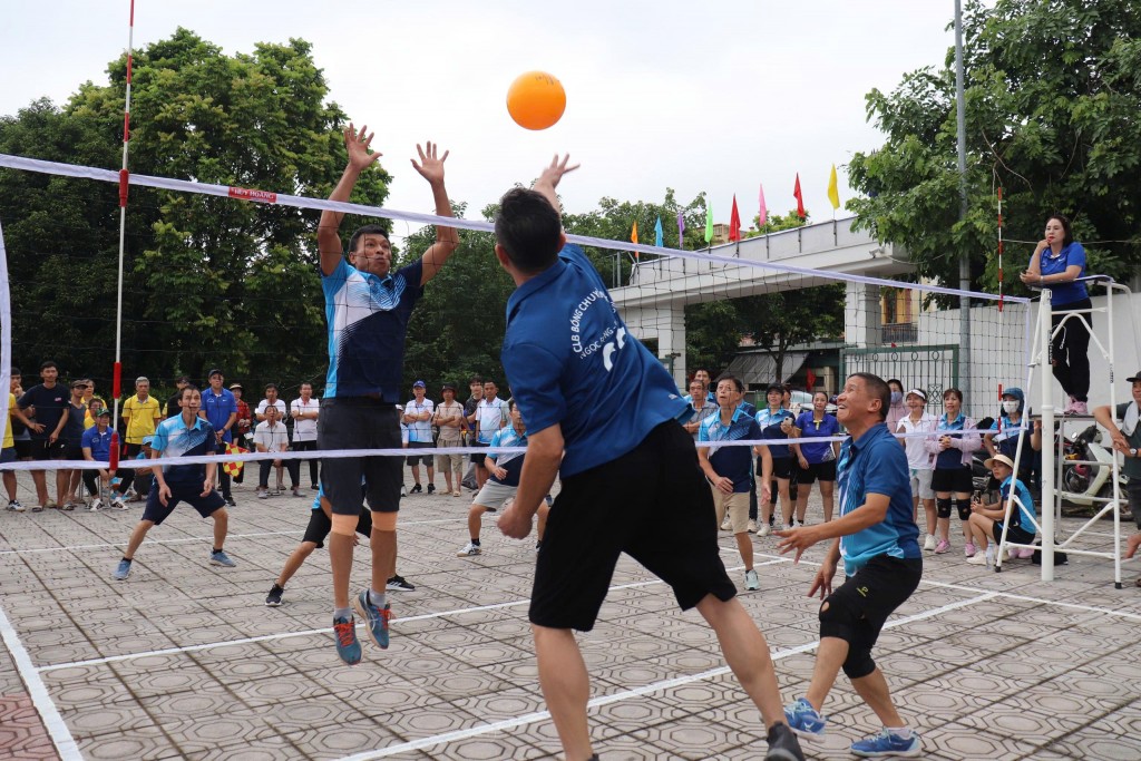 Giải thể thao chào mừng Đại hội đại biểu Đảng bộ xã Bát Tràng lần thứ I