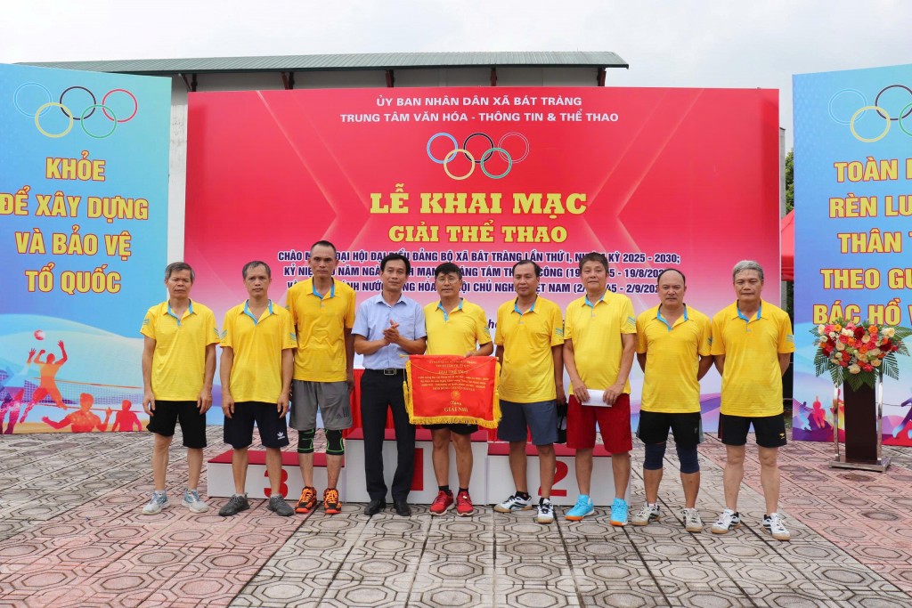 Giải thể thao chào mừng Đại hội đại biểu Đảng bộ xã Bát Tràng lần thứ I