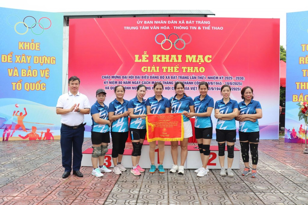 Giải thể thao chào mừng Đại hội đại biểu Đảng bộ xã Bát Tràng lần thứ I