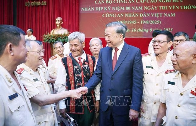 Lực lượng Công an Nhân dân phải luôn giữ vững thế trận an ninh Nhân dân vững chắc