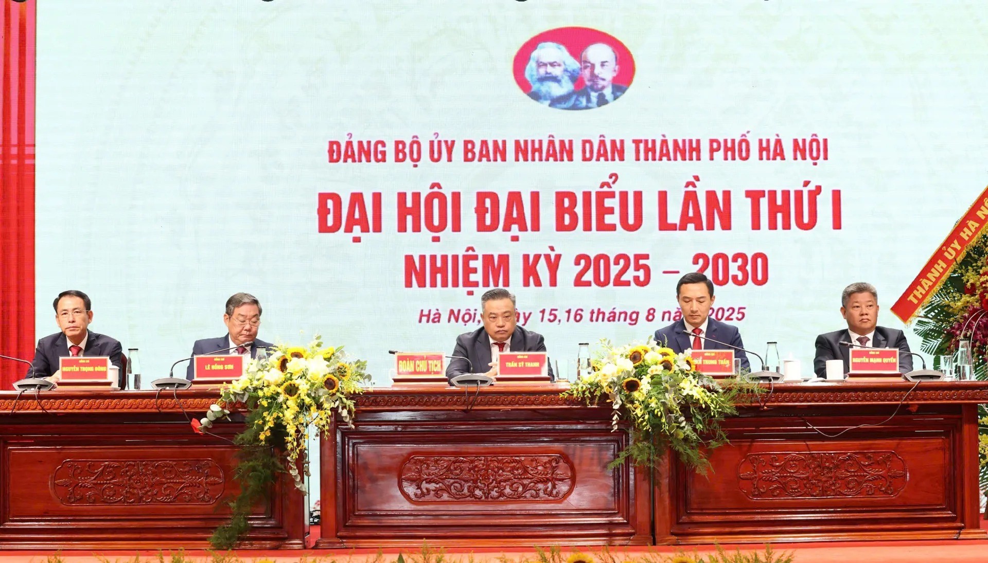 Đoàn Chủ tịch điều hành Đại hội