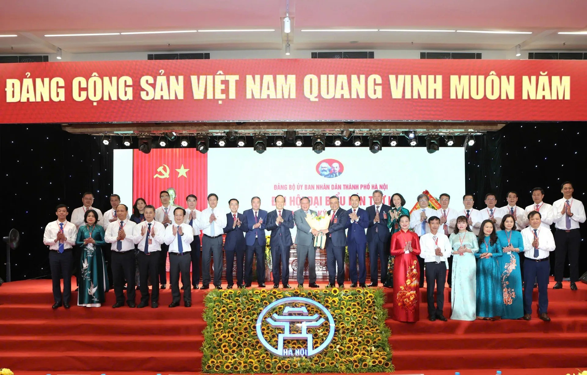 Ban Chấp hành Đảng bộ UBND TP khóa I, nhiệm kỳ 2025 - 2030 ra mắt Đại hội