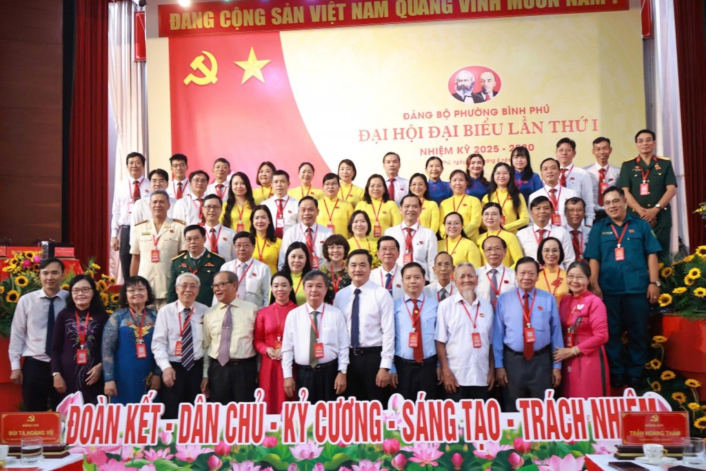 Ban chấp hành Đảng bộ phường Bình Phú nhiệm kỳ 2025-2030 ra mắt tại đại hội