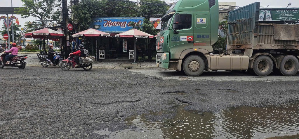 Đà Nẵng: Sửa chữa 1,9km tỉnh lộ 609 bị rạn nứt mai rùa, lún vệt bánh