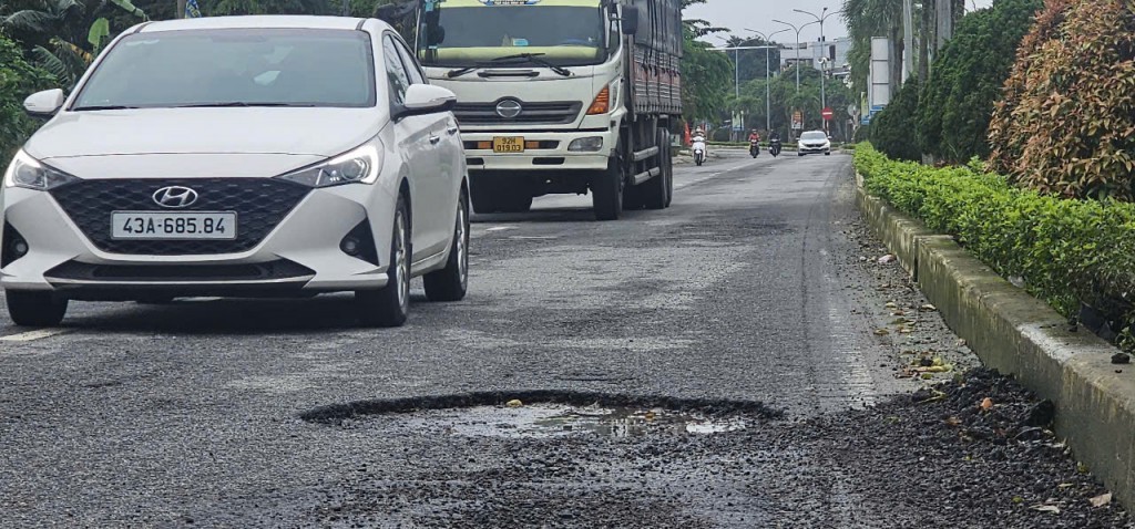 Đà Nẵng: Sửa chữa 1,9km tỉnh lộ 609 bị rạn nứt mai rùa, lún vệt bánh