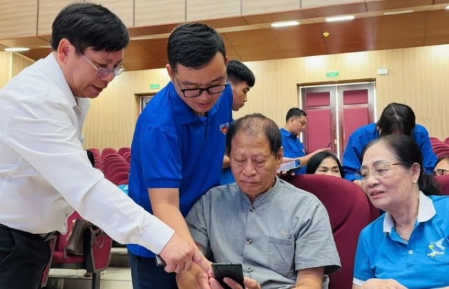 Vân Đình: Phổ cập AI, trang bị kỹ năng số cho cộng đồng