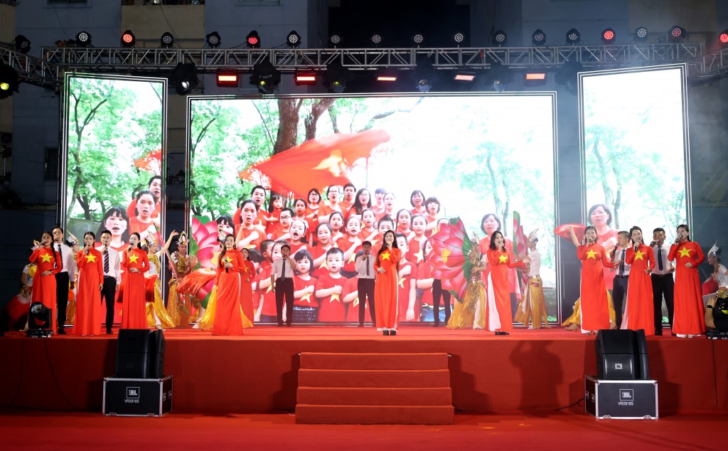 LĐLĐ Hà Nội mang nghệ thuật đến khu nhà ở công nhân Thiên Lộc