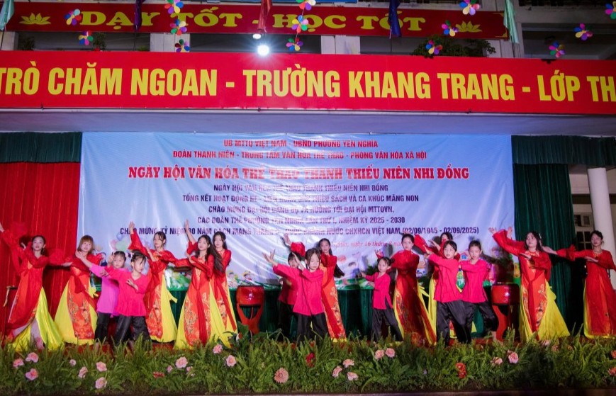 Sôi nổi hoạt động văn hóa, thể thao chào mừng Đại hội Đảng