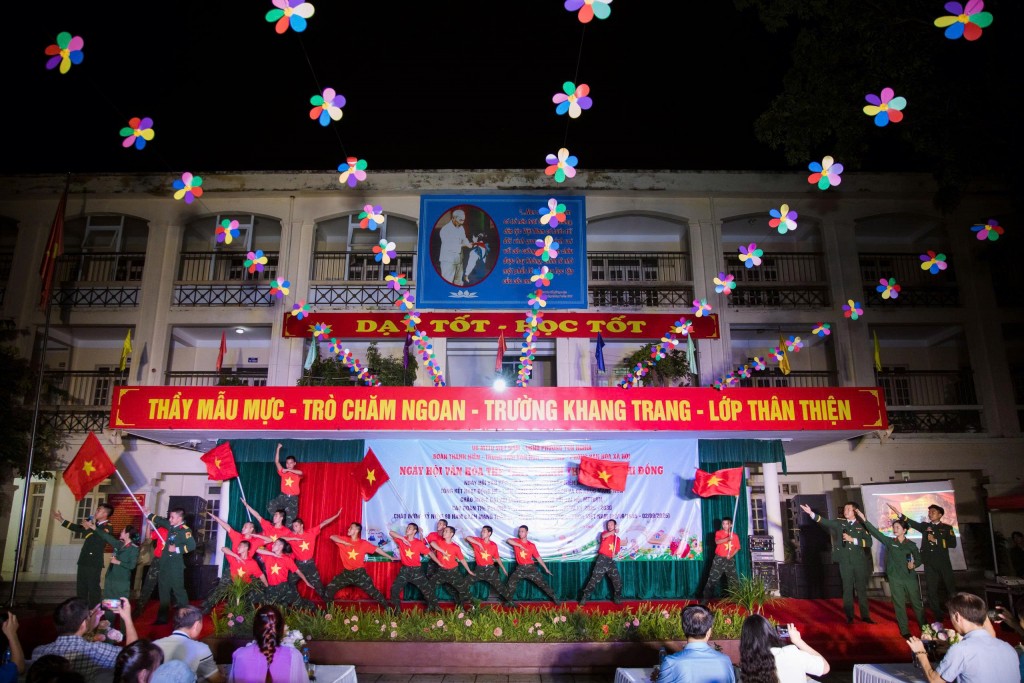 Sôi nổi hoạt động văn hóa, thể thao chào mừng Đại hội Đảng