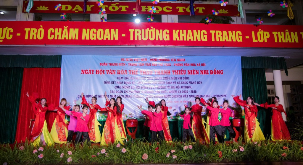 Sôi nổi hoạt động văn hóa, thể thao chào mừng Đại hội Đảng