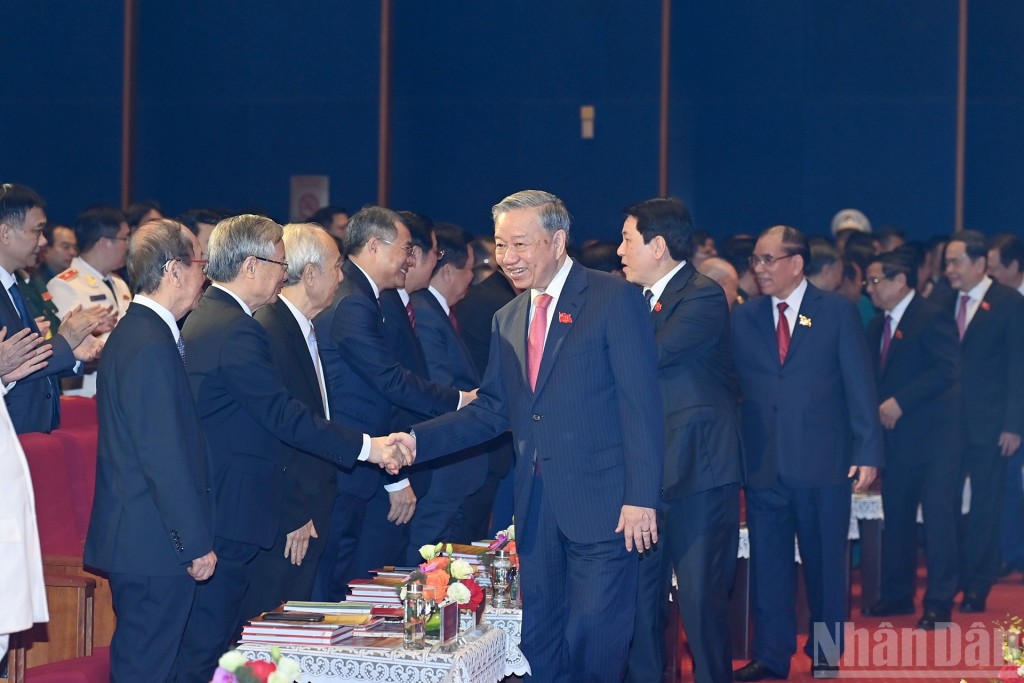 [Ảnh] Tổng Bí thư Tô Lâm trao Huân chương Sao Vàng tặng Công an nhân dân Việt Nam