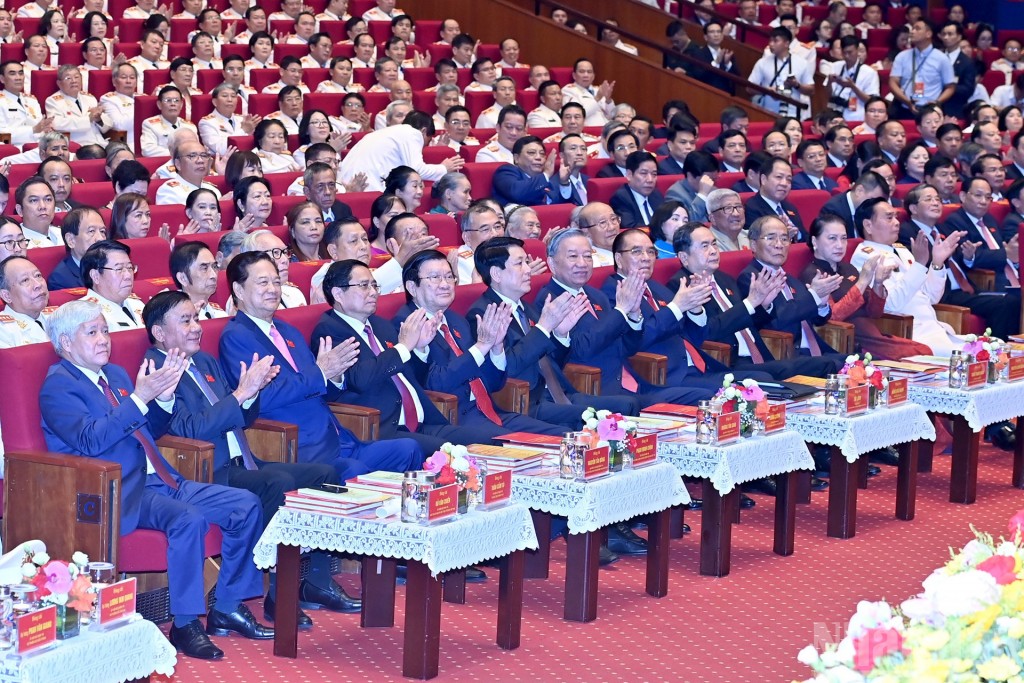 Tổng Bí thư Tô Lâm trao Huân chương Sao Vàng tặng Công an Nhân dân Việt Nam