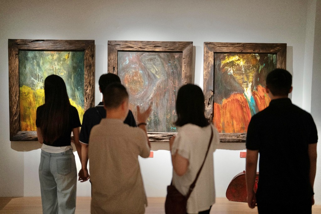 40 tác phẩm hội họa mới nhất của TS Trịnh Thắng được vẽ từ “tâm trống rỗng”