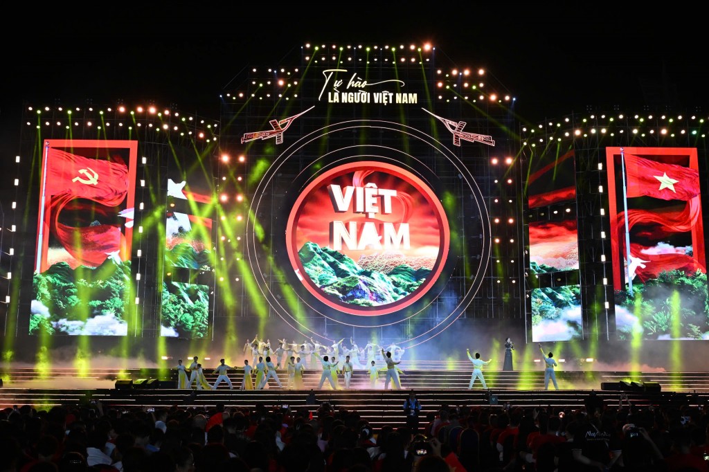Bản giao hưởng của nguồn cội và khát vọng