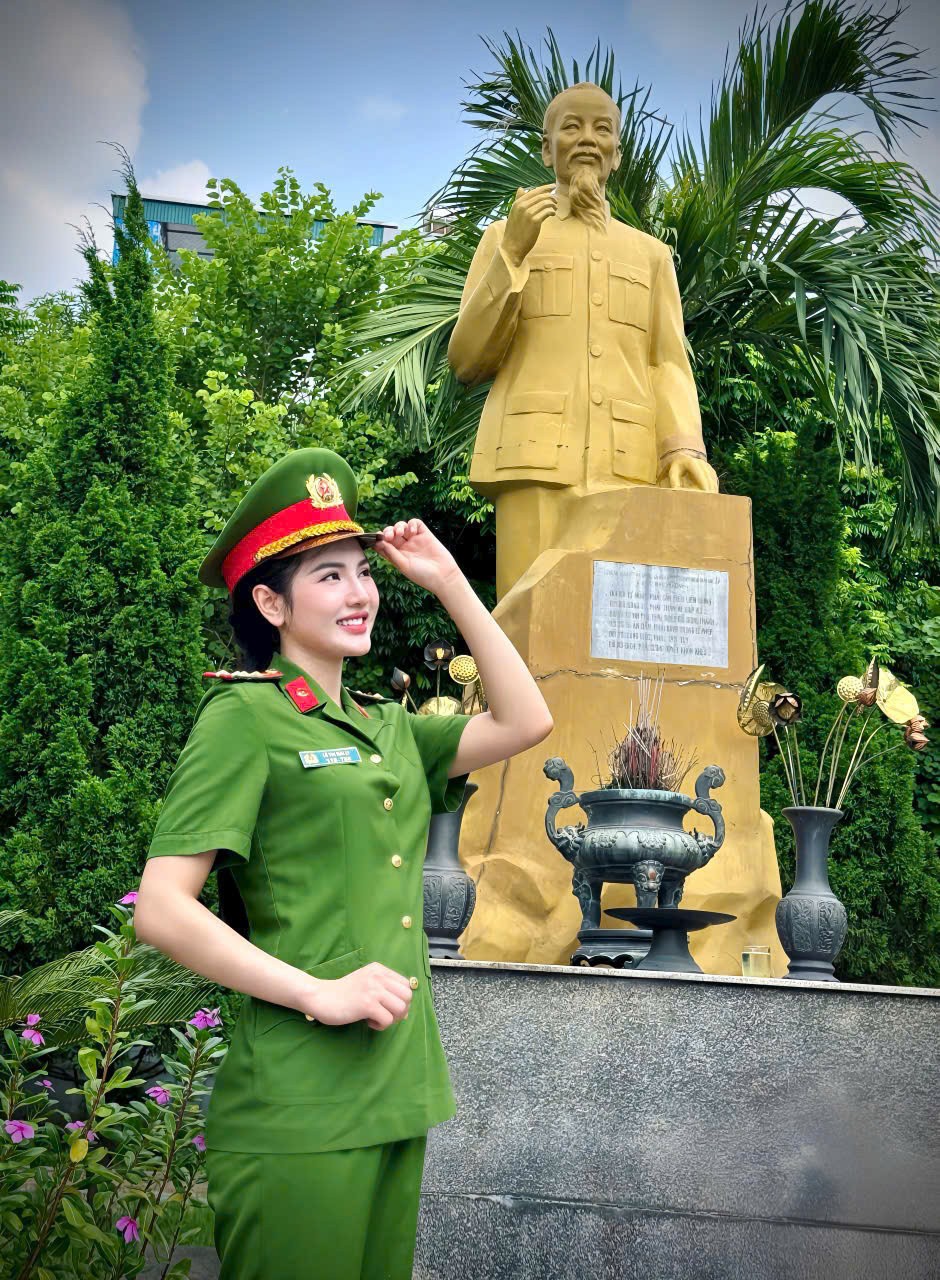 Nữ công an Nữ công an
