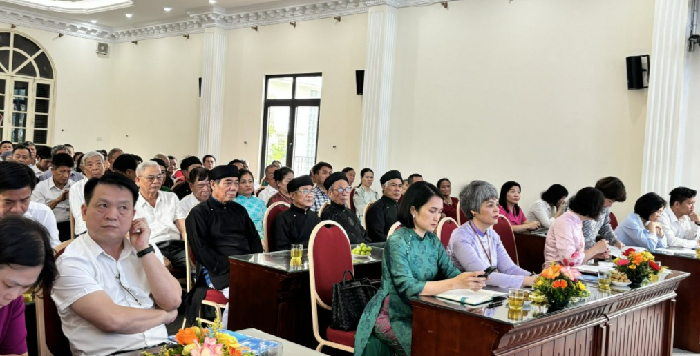 Các đại biểu tham dự hội nghị