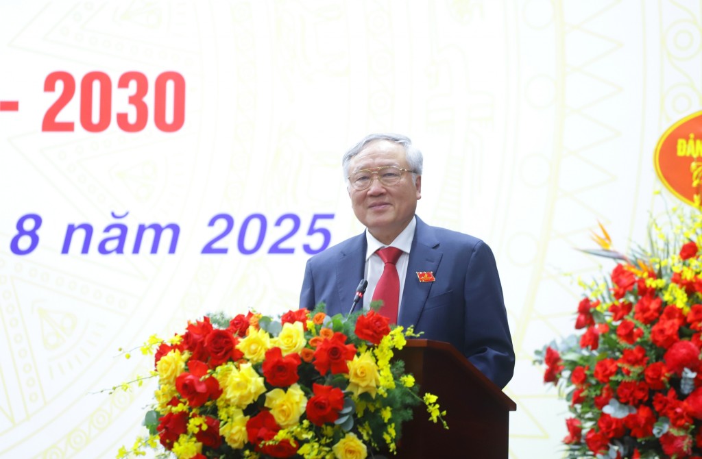 Phó Thủ tướng cơ bản đồng tình với những nhiệm vụ, giải pháp đã được nêu trong Báo cáo chính trị trình tại Đại hội và đề nghị Đảng bộ Bộ Nội vụ lưu ý 6 nhiệm vụ trọng tâm - Ảnh: VGP/Nguyễn Hoàng