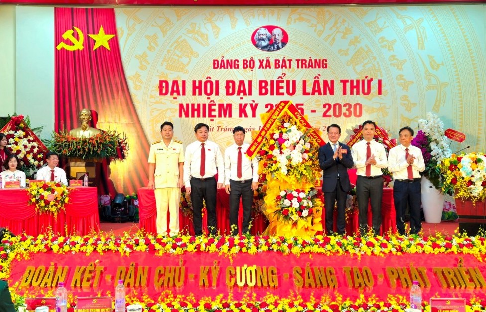 Đẩy mạnh chuyển đổi số, xây dựng xã Bát Tràng phát triển toàn diện, bền vững