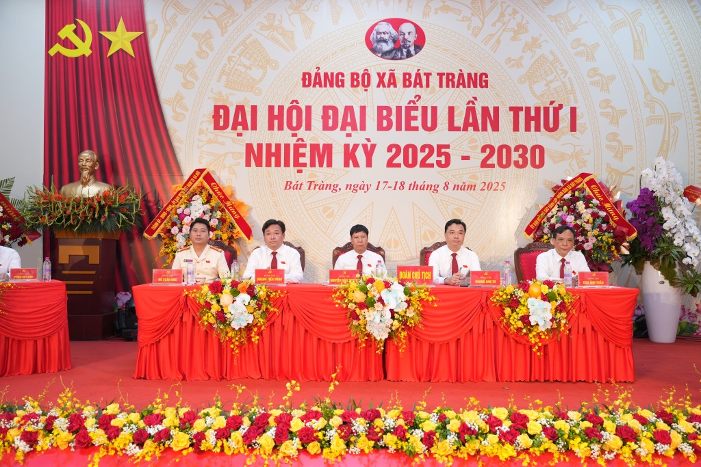 Đẩy mạnh chuyển đổi số, xây dựng xã Bát Tràng phát triển toàn diện, bền vững