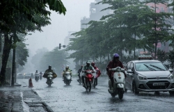 Áp thấp nhiệt đới cách đặc khu Bạch Long Vĩ khoảng 45km