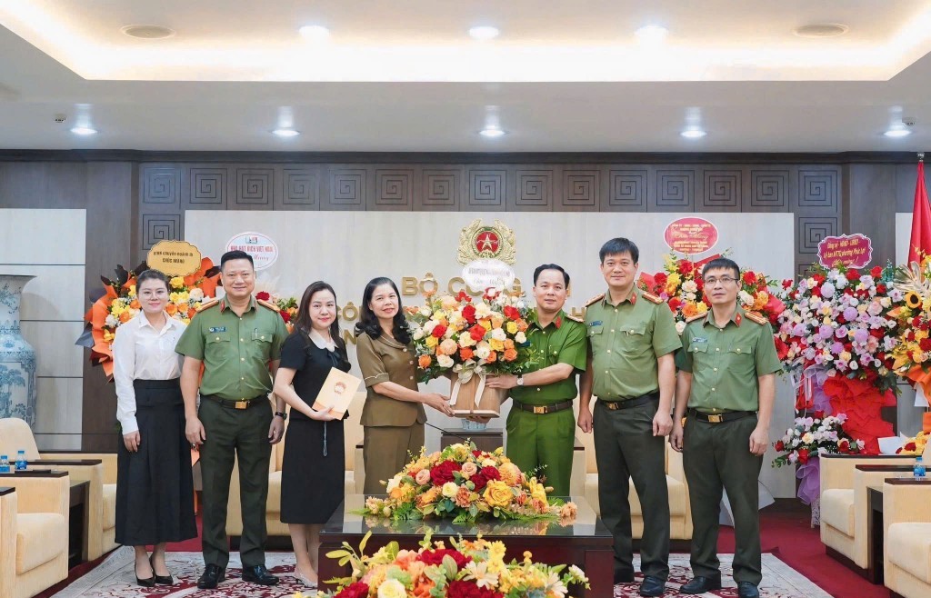 Chung tay đẩy mạnh phong trào toàn dân bảo vệ an ninh Tổ quốc
