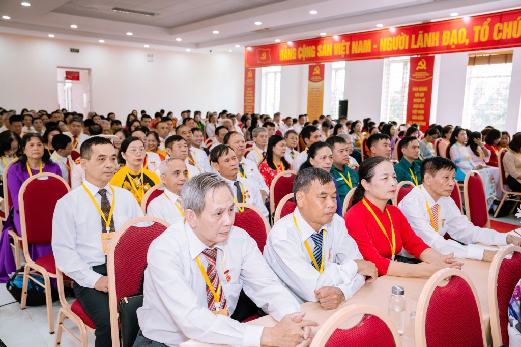 225 đại biểu dự phiên trù bị Đại hội Đảng bộ phường Đông Ngạc lần thứ I 225 đại biểu dự phiên trù bị Đại hội Đảng bộ phường Đông Ngạc lần thứ I