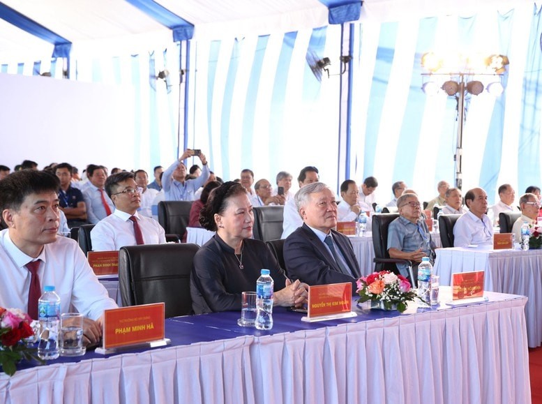 Nguyên Chủ tịch Quốc hội Nguyễn Thị Kim Ngân, Phó Thủ tướng Thường trực Chính phủ Nguyễn Hòa Bình dự lễ khánh thành dự án cầu Rạch Miễu 2 vượt sông Tiền nối Đồng Tháp với Vĩnh Long - Ảnh: VGP/Nguyễn Hoàng