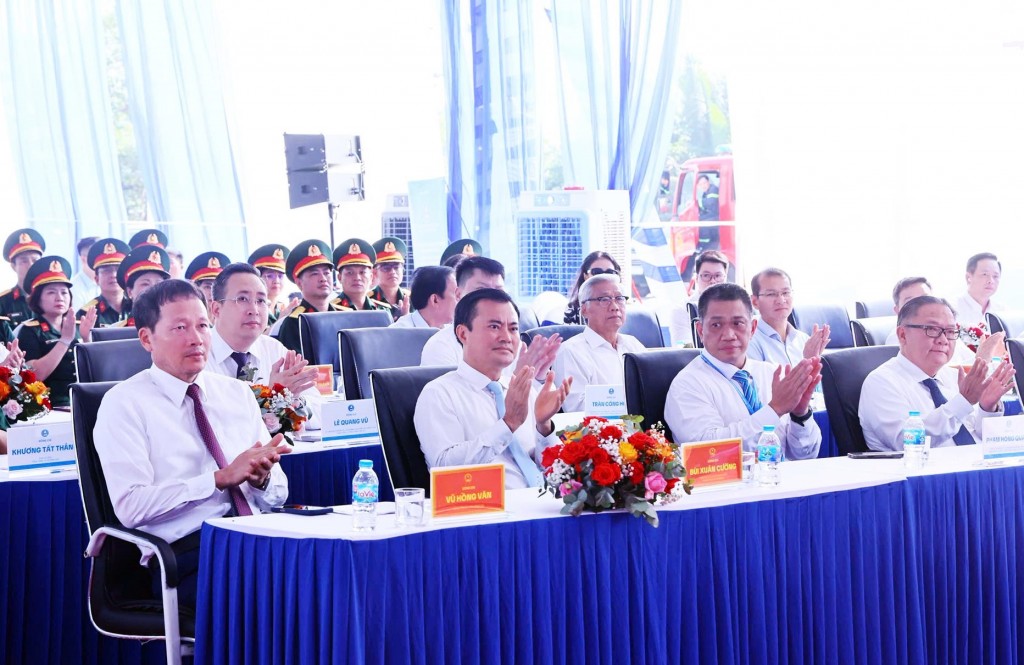 Vũ Hồng Văn, Bí thư Tỉnh ủy Đồng Nai cùng các đại biểu tham dự