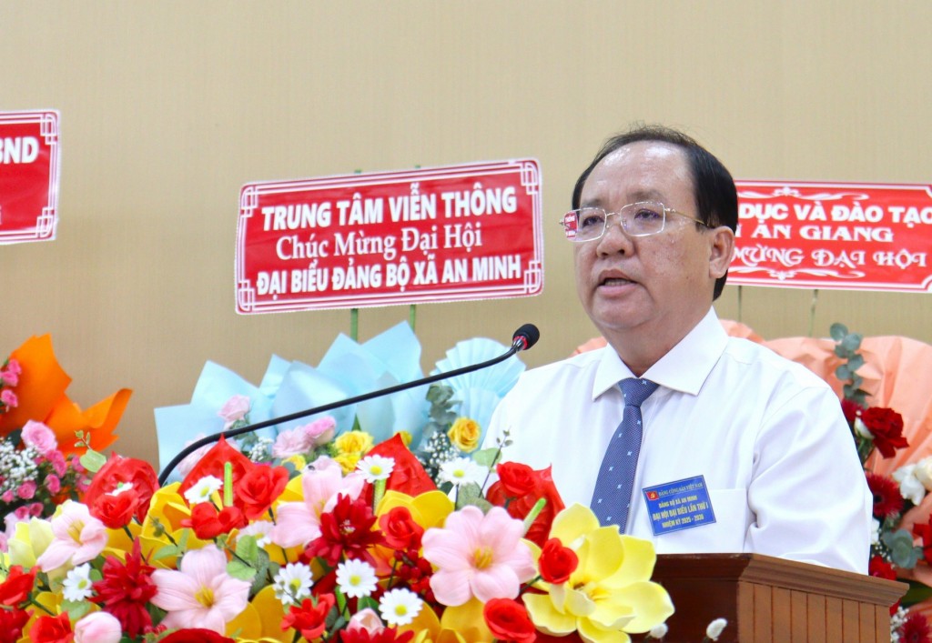 Ủy viên Ban Thường vụ Tỉnh ủy, Phó Chủ tịch thường trực UBND tỉnh An Giang Nguyễn Thanh Phong phát biểu chỉ đạo đại hội 