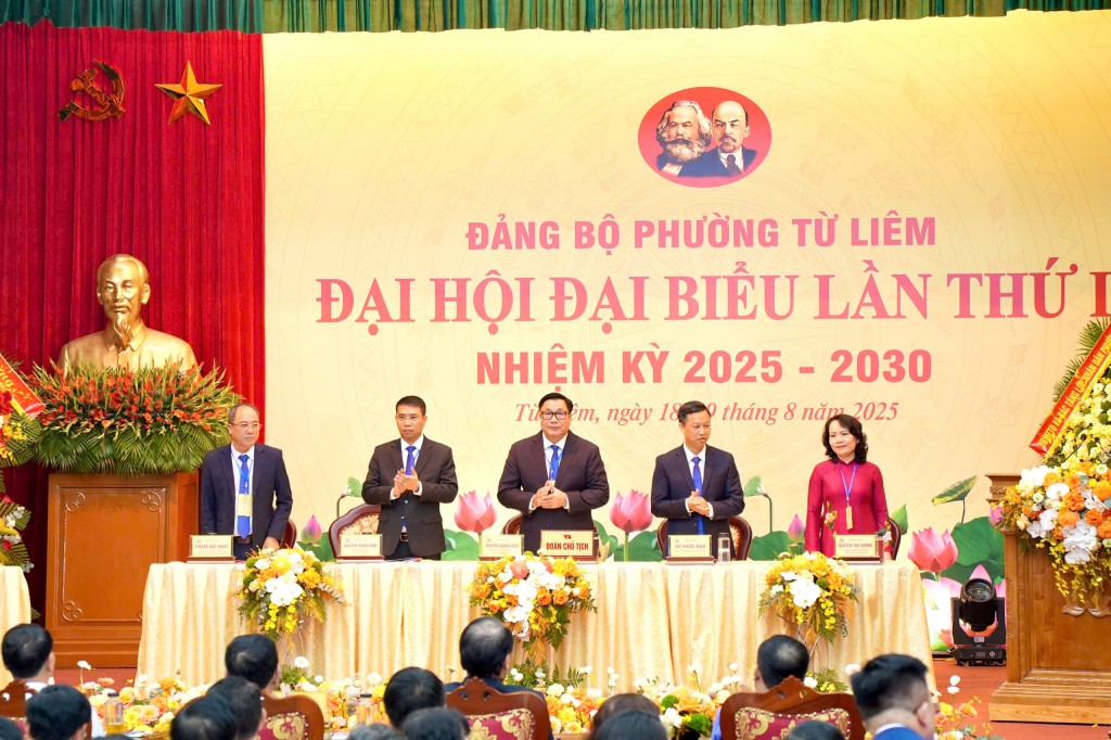 Đoàn Chủ tịch điều hành Đại hội
