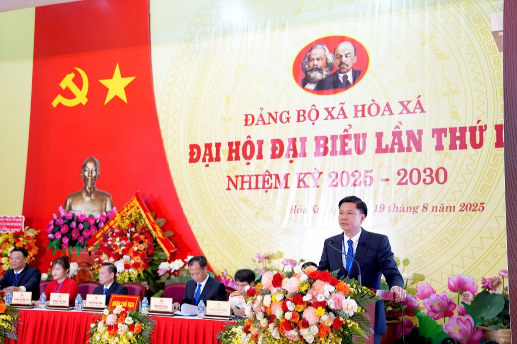 Đồng chí Nguyễn Văn Định -  Bí thư Đảng uỷ, Chủ tịch HĐND xã Hoà Xá phát biểu khai mạc Đại hội
