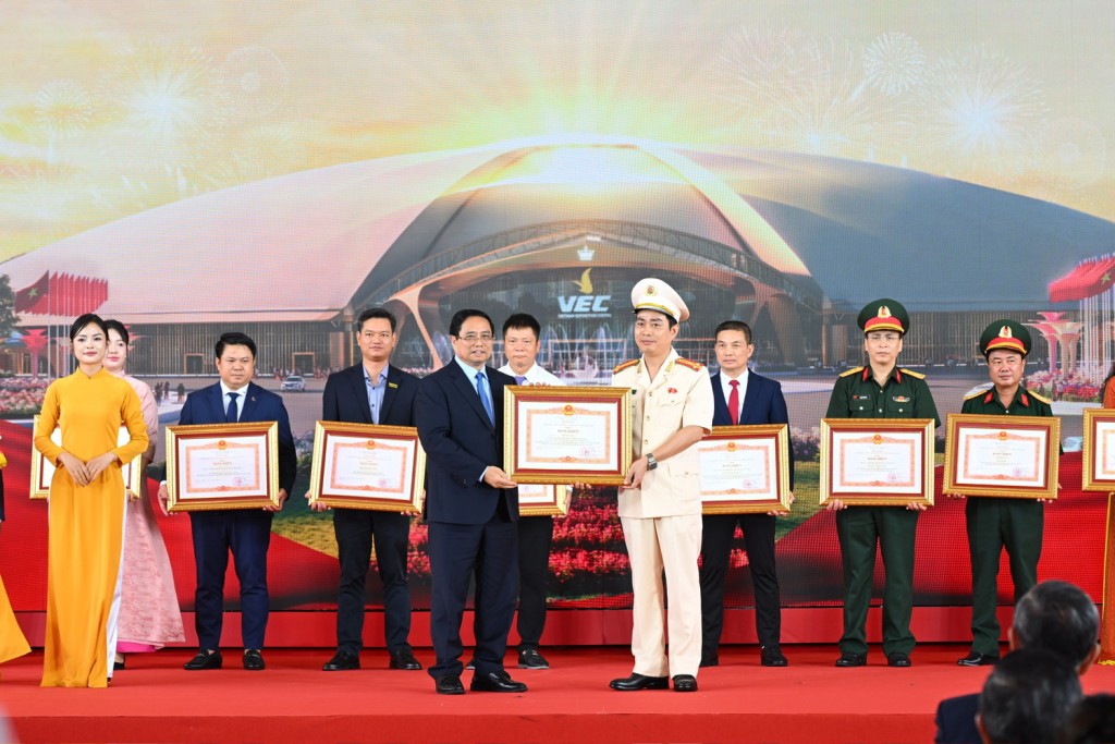 Lễ khánh thành, khởi công 250 công trình, dự án chào mừng Cách mạng tháng Tám và Quốc khánh 2/9