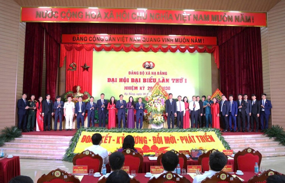 Tập trung phát triển kinh tế, bảo đảm mục tiêu tăng trưởng bền vững