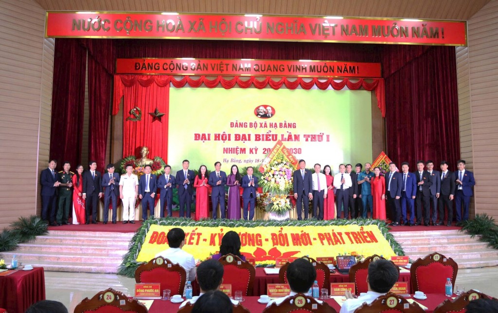 Tập trung phát triển kinh tế, bảo đảm mục tiêu tăng trưởng bền vững