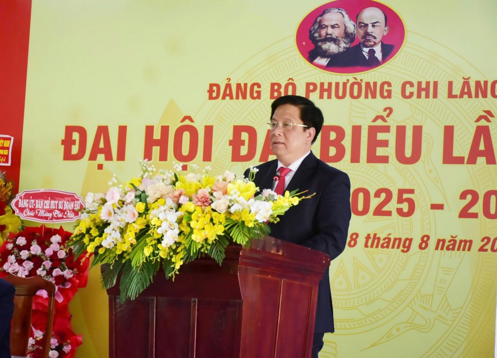Phó Bí thư Tỉnh ủy, Chủ tịch UBND tỉnh Hồ Văn Mừng phát biểu chỉ đạo tại đại hội