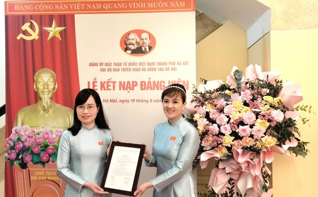 Kết nạp đảng viên