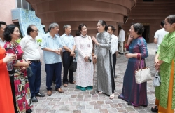 Góp sức cho gốm Bát Tràng vươn xa