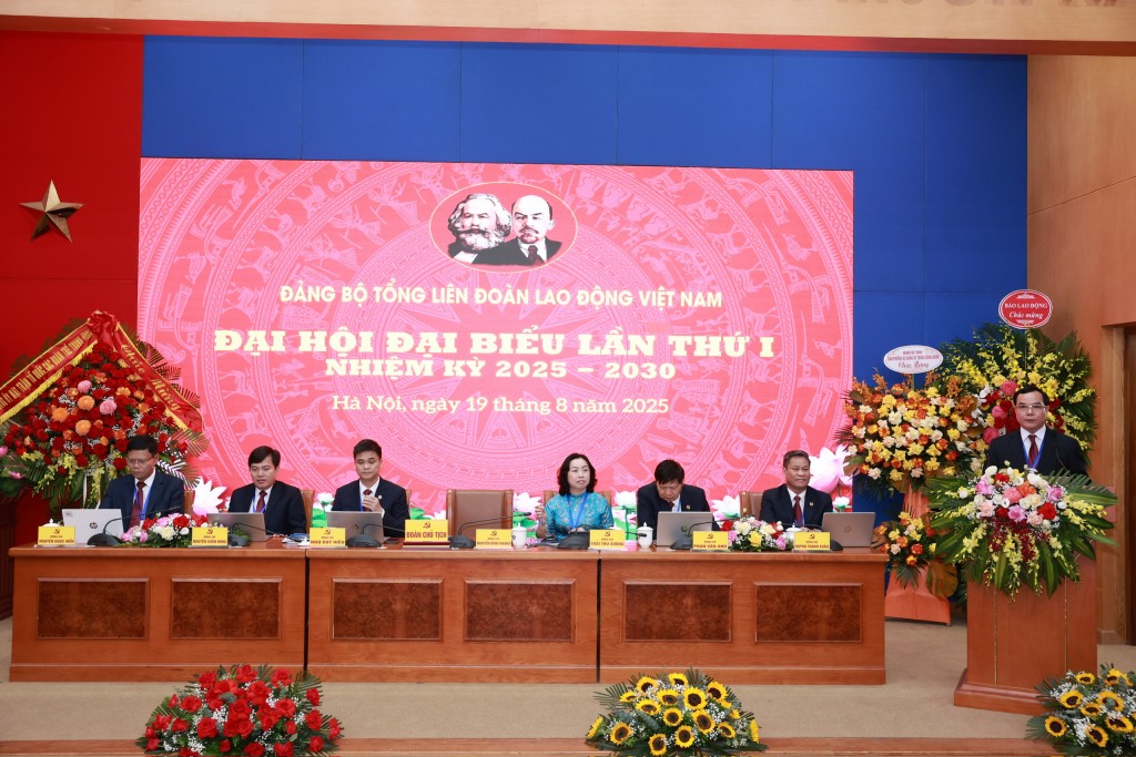 Xây dựng Đảng bộ Tổng Liên đoàn Lao động Việt Nam trong sạch, vững mạnh toàn diện