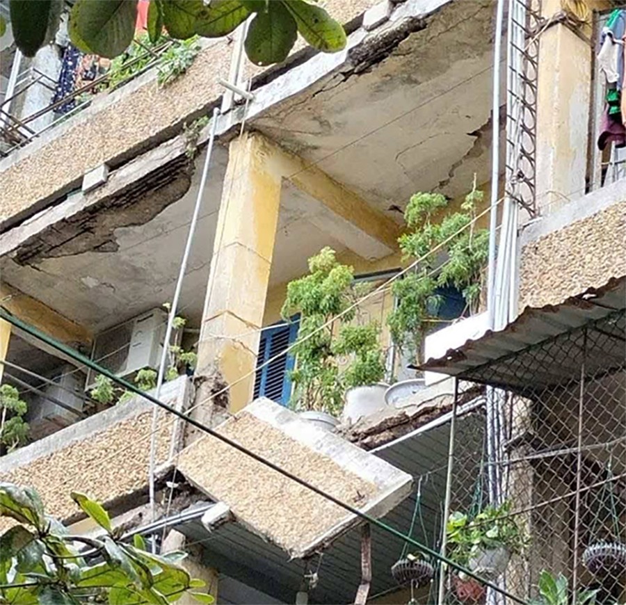 Nghệ An: Lan can chung cư gãy đổ, hàng trăm hộ dân sống trong lo sợ