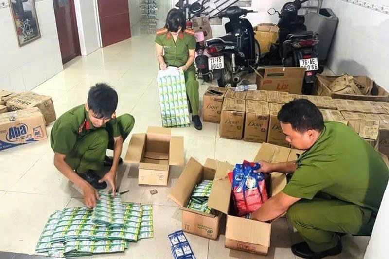 Hơn 40.000 sản phẩm nghi hàng giả bị cơ quan chức năng tỉnh Gia Lai thu giữ (Ảnh: CA)