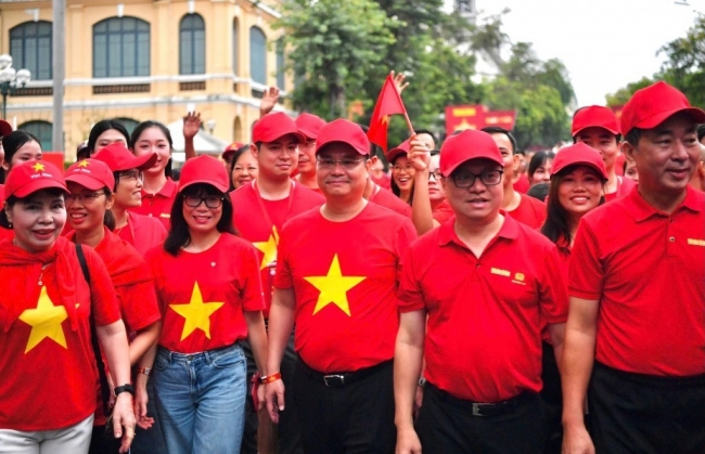 Hơn 20.000 người Vietcombank hòa nhịp “cùng Việt Nam tiến bước”