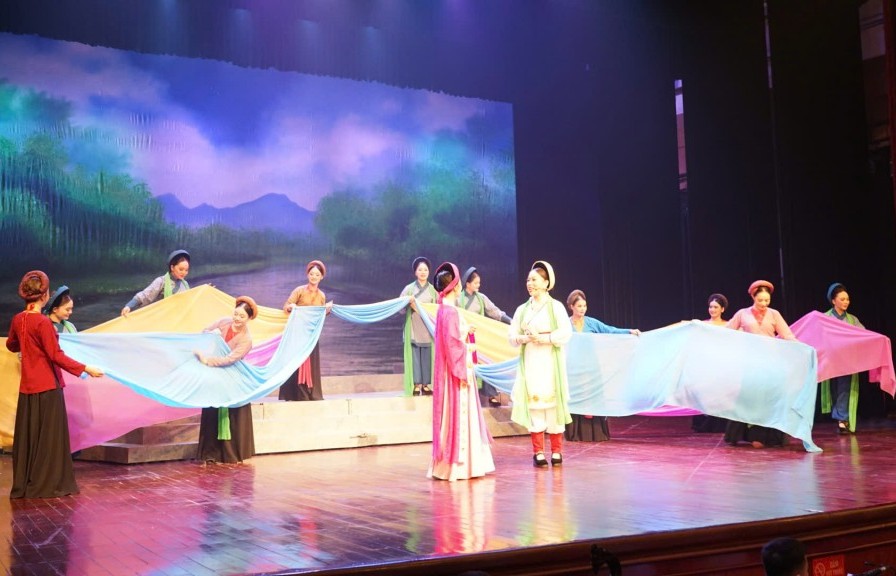 Vở Chèo “Mẫu ngự trời Nam” tái hiện lịch sử hào hùng của dân tộc
