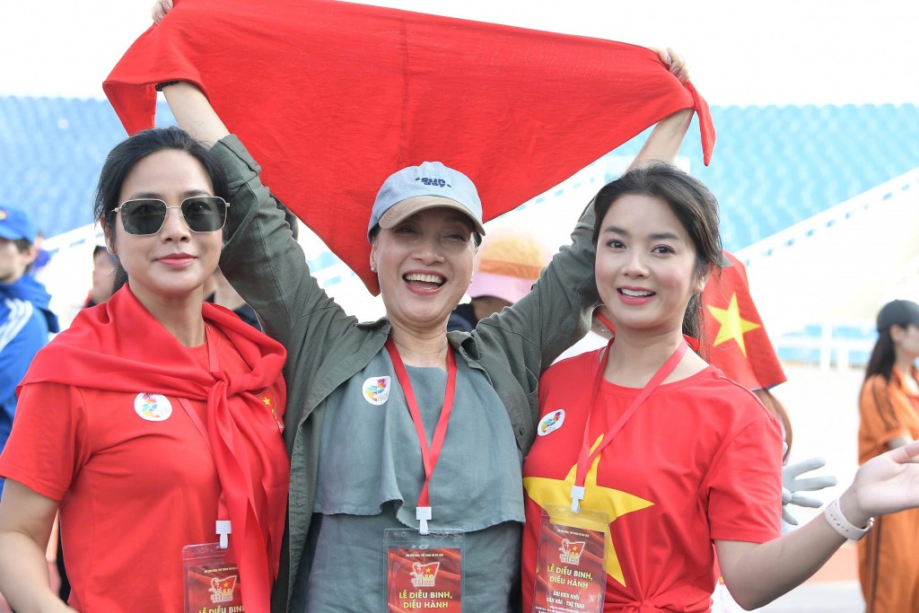 Ngọc Thanh Tâm, Thu Quỳnh hăng say tập luyện cho lễ diễu hành