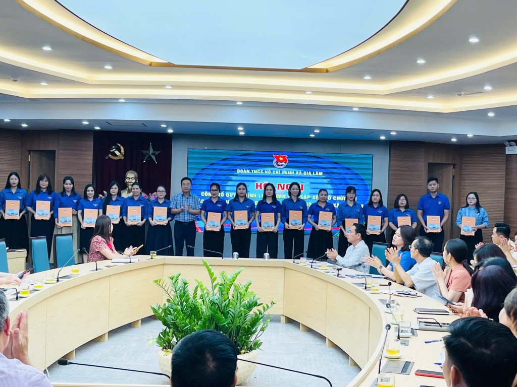 Công bố quyết định sắp xếp, tổ chức mô hình Đoàn - Đội