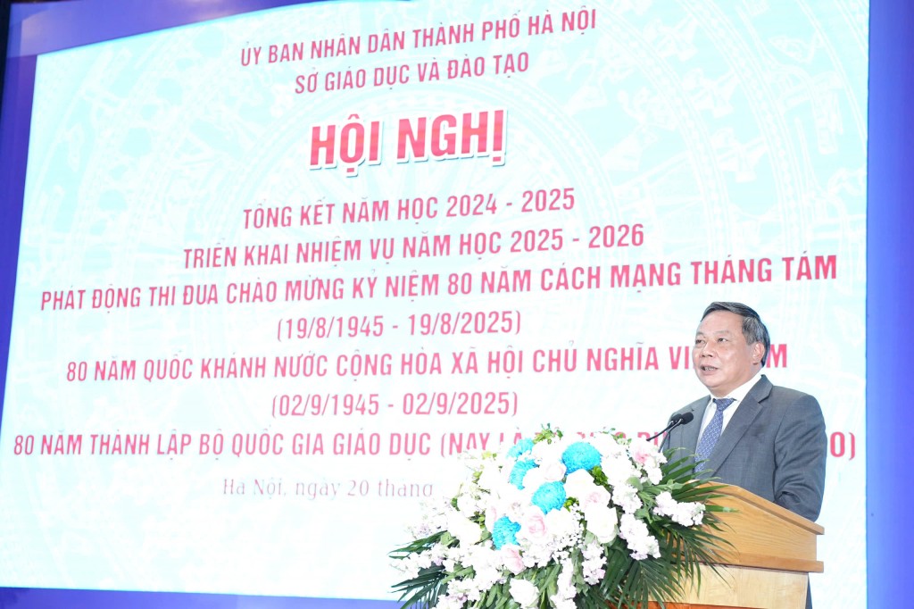 Đồng chí Nguyễn Văn Phong - Phó Bí thư Thường trực Thành ủy Hà Nội phát biểu chỉ đạo tại hội nghị