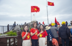 Từ xem diễu binh Thủ đô Hà Nội tới mùa vàng Sa Pa