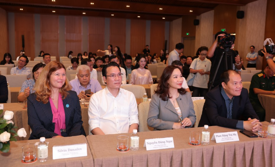 Công bố Giải thưởng Hành động vì cộng đồng - Human Act Prize
